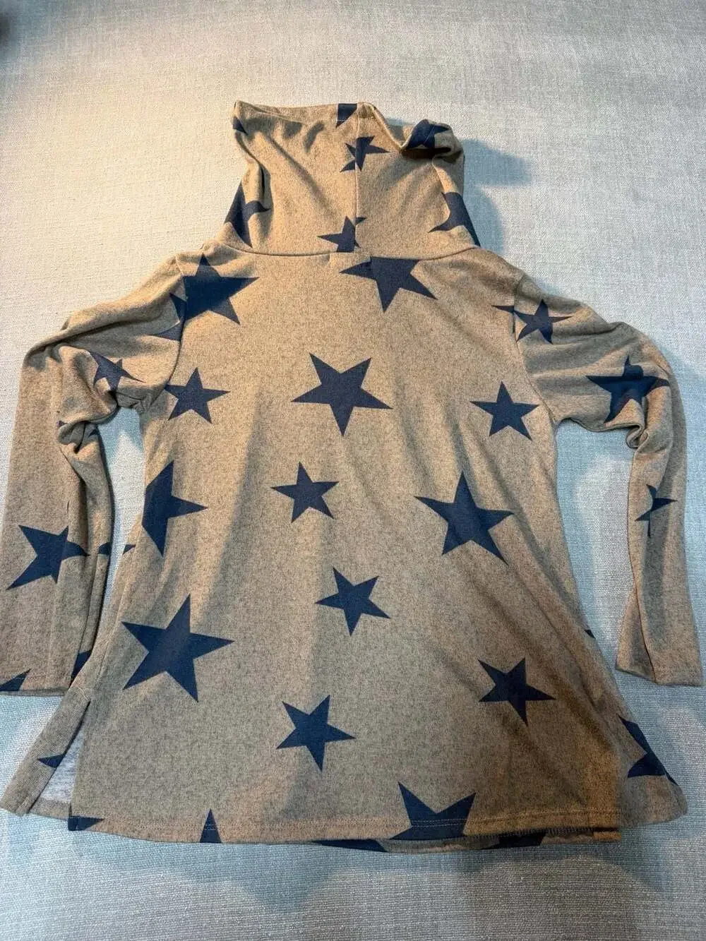 Hopely Star Print Cowl Neck Long Sleeve Top - Picture 4 of 4